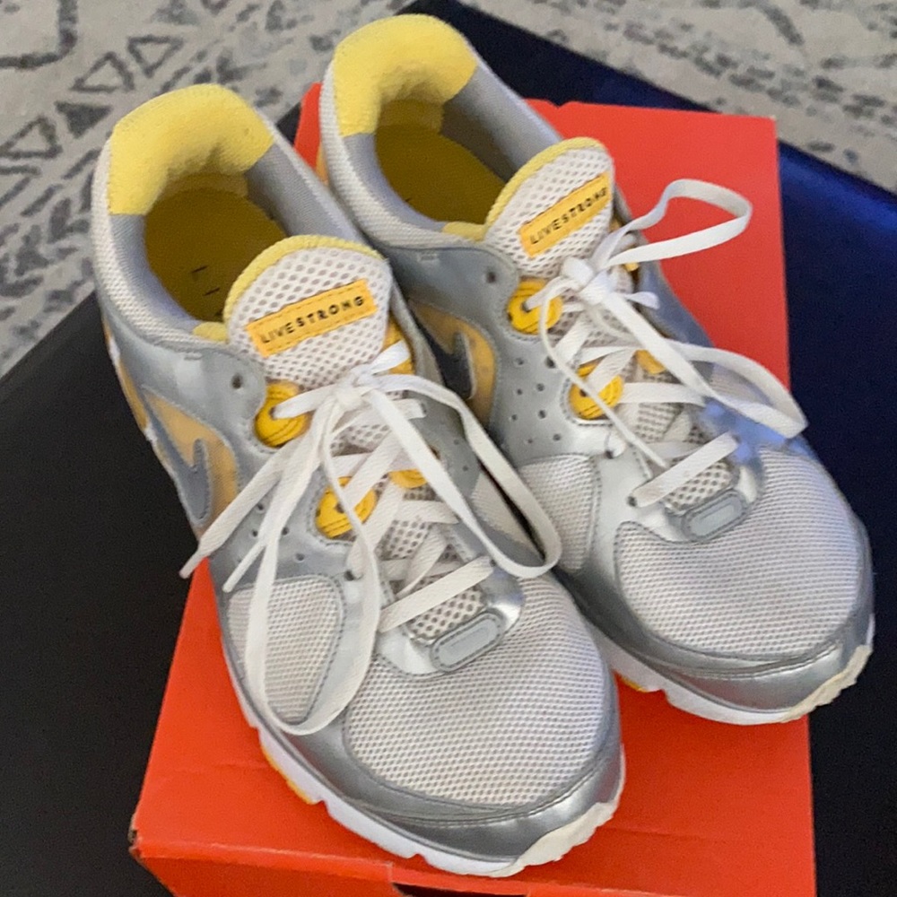 Nike Max Air Sneakers